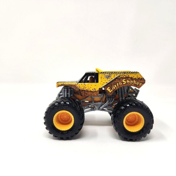 Monster Jam EARTH SHAKER Monster Truck 1:64 2024 Series 27 Vs. (ne5) - Picture 1 of 7